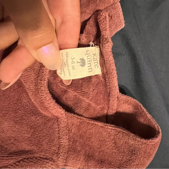 Velour Kate Quinn outfit - Picture 4 of 4